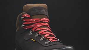 Male boot for wearing in winter or traveling